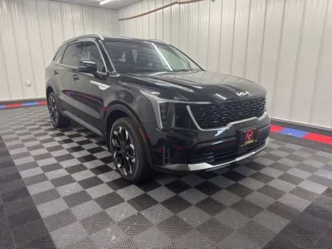 Photos of 2025 Kia Sorento EX for sale in Bridgeport, NY at Bridgeland Auto Brokers