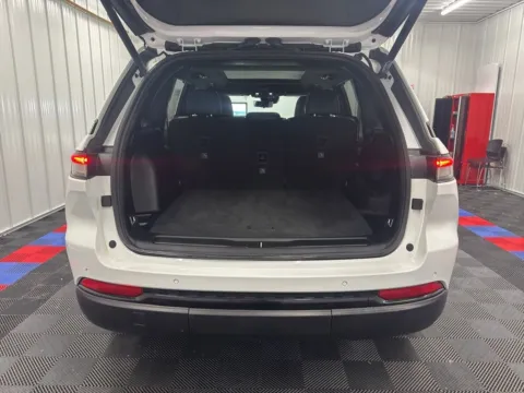 More photos of 2024 Jeep Grand Cherokee Limited at Bridgeland Auto Brokers, NY