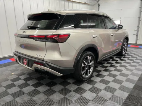 Photos of 2023 INFINITI QX60 LUXE for sale in Bridgeport, NY at Bridgeland Auto Brokers