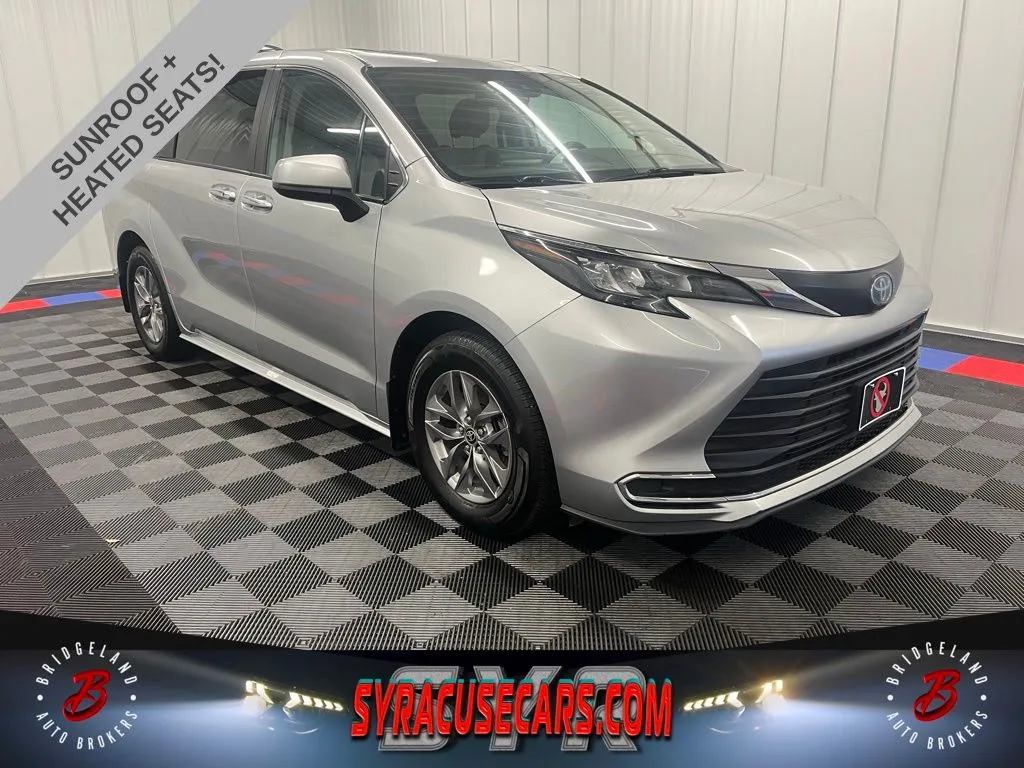 2024 Toyota Sienna XLE for sale in Bridgeport, NY