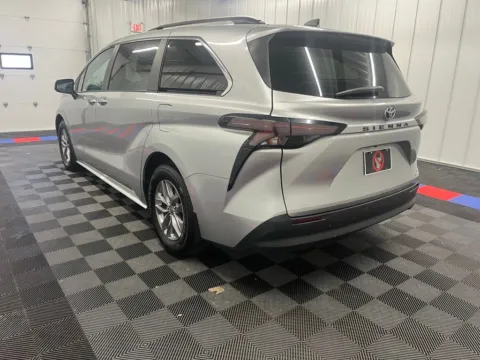 More photos of 2024 Toyota Sienna XLE at Bridgeland Auto Brokers, NY