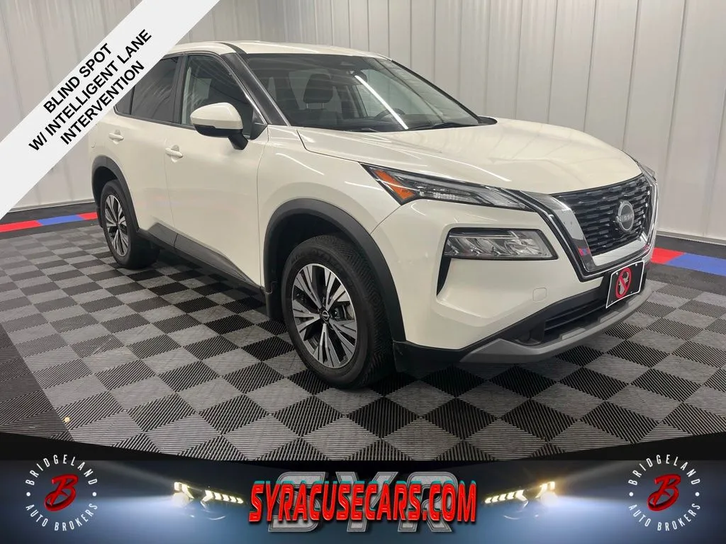 White 2023 Nissan Rogue SV for sale in Bridgeport, NY