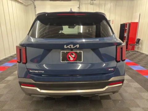 More photos of 2025 Kia Sorento EX at Bridgeland Auto Brokers, NY