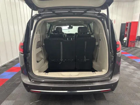 More photos of 2023 Chrysler Pacifica Touring L at Bridgeland Auto Brokers, NY
