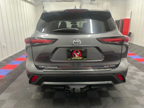 Another view of 2024 Toyota Highlander Limited for sale in Bridgeport, NY at Bridgeland Auto Brokers