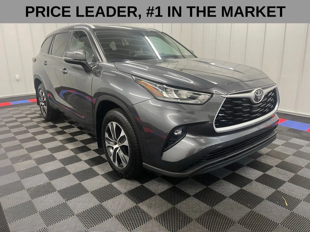 Gray 2024 Toyota Highlander Limited for sale in Bridgeport, NY