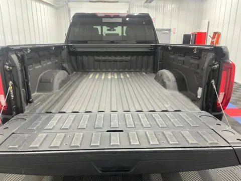 More photos of 2022 GMC Sierra 2500HD Denali at Bridgeland Auto Brokers, NY