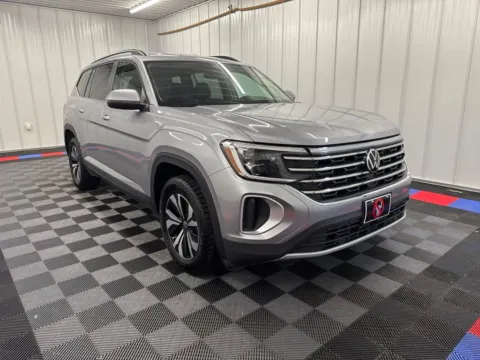 Photos of 2024 Volkswagen Atlas 2.0T SE for sale in Bridgeport, NY at Bridgeland Auto Brokers