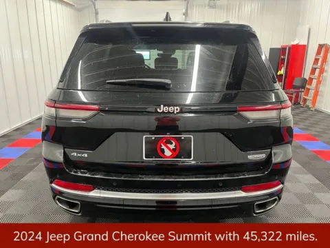 Another view of 2024 Jeep Grand Cherokee Summit for sale in Bridgeport, NY at Bridgeland Auto Brokers
