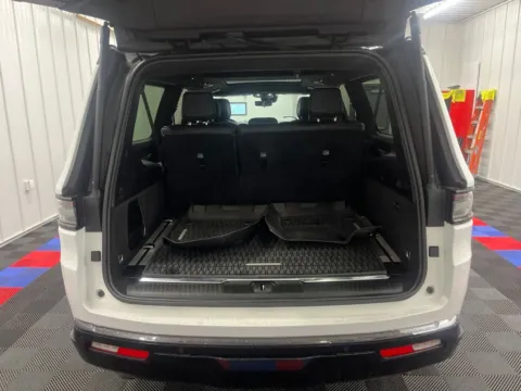 More photos of 2024 Jeep Grand Wagoneer L Series II at Bridgeland Auto Brokers, NY