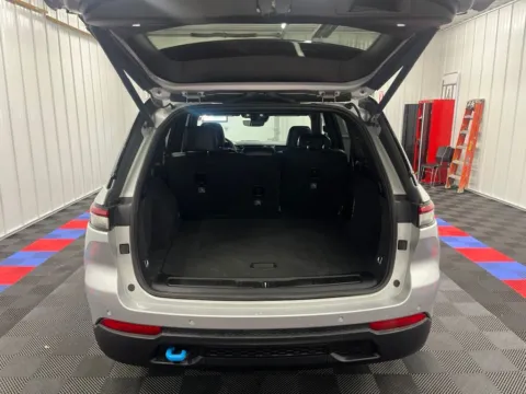 More photos of 2022 Jeep Grand Cherokee Trailhawk 4xe at Bridgeland Auto Brokers, NY