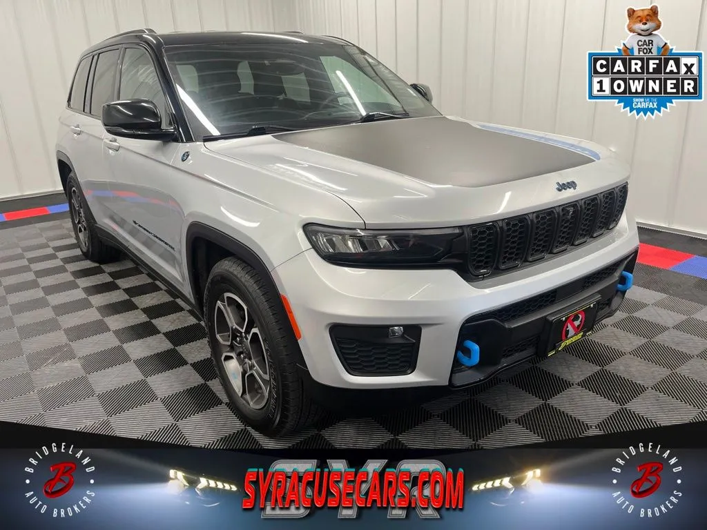 Silver 2022 Jeep Grand Cherokee Trailhawk 4xe for sale in Bridgeport, NY