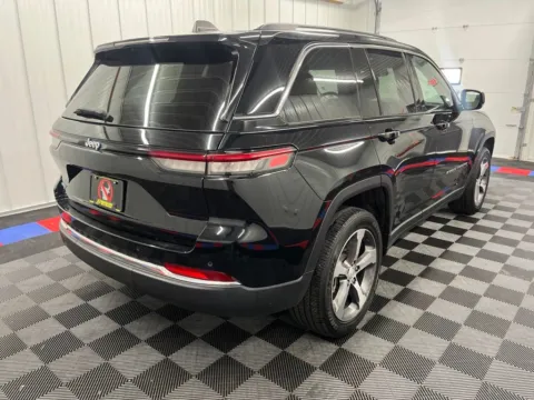 Another view of 2023 Jeep Grand Cherokee 4xe for sale in Bridgeport, NY at Bridgeland Auto Brokers