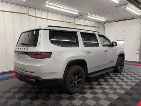 More photos of 2024 Jeep Wagoneer Series II at Bridgeland Auto Brokers, NY