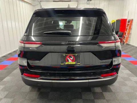 More photos of 2023 Jeep Grand Cherokee Limited at Bridgeland Auto Brokers, NY