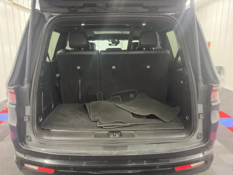 More photos of 2024 Jeep Wagoneer Series II at Bridgeland Auto Brokers, NY