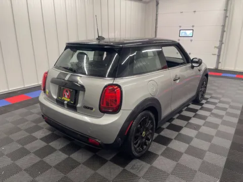 More photos of 2024 MINI Cooper SE Electric Signature at Bridgeland Auto Brokers, NY