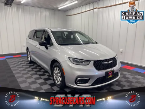 Silver 2024 Chrysler Pacifica Touring L for sale in Bridgeport, NY