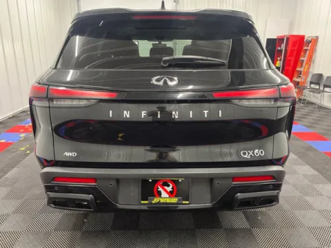 Another view of 2024 INFINITI QX60 LUXE for sale in Bridgeport, NY at Bridgeland Auto Brokers