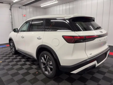 More photos of 2024 INFINITI QX60 LUXE at Bridgeland Auto Brokers, NY