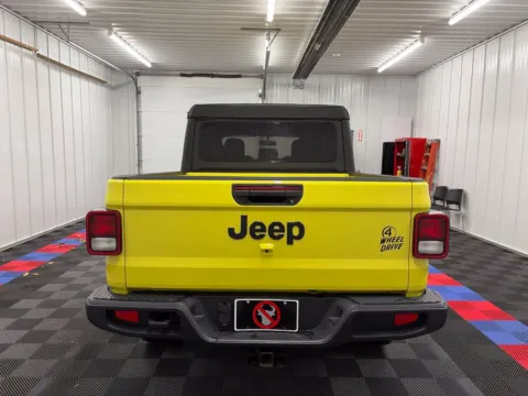 More photos of 2023 Jeep Gladiator Willys at Bridgeland Auto Brokers, NY