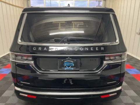 More photos of 2022 Jeep Grand Wagoneer Series III at Bridgeland Auto Brokers, NY