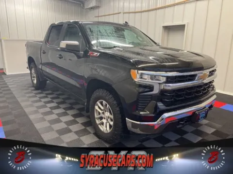 Black 2022 Chevrolet Silverado 1500 LT for sale in Bridgeport, NY