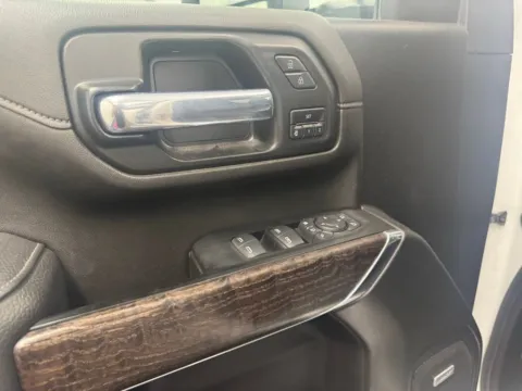 More photos of 2022 GMC Sierra 2500HD Denali at Bridgeland Auto Brokers, NY
