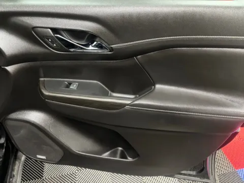 More photos of 2023 GMC Acadia SLT at Bridgeland Auto Brokers, NY