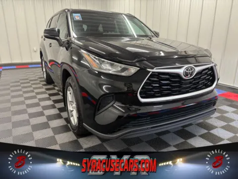 Black 2020 Toyota Highlander LE for sale in Bridgeport, NY