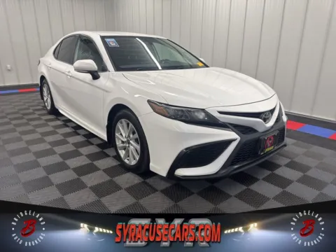 White 2022 Toyota Camry SE for sale in Bridgeport, NY