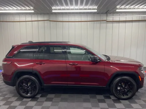Photos of 2024 Jeep Grand Cherokee Altitude X for sale in Bridgeport, NY at Bridgeland Auto Brokers