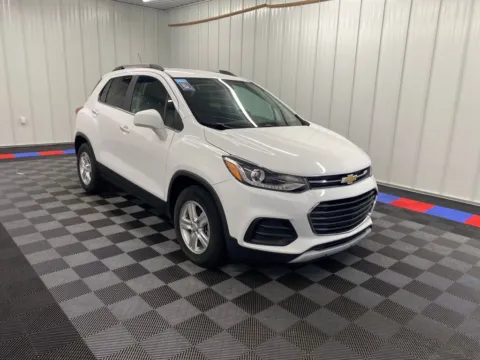 Photos of 2019 Chevrolet Trax LT for sale in Bridgeport, NY at Bridgeland Auto Brokers