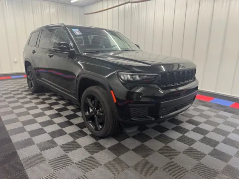 Photos of 2023 Jeep Grand Cherokee L Altitude for sale in Bridgeport, NY at Bridgeland Auto Brokers