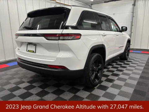 Another view of 2023 Jeep Grand Cherokee Altitude for sale in Bridgeport, NY at Bridgeland Auto Brokers