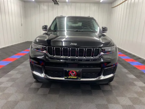Photos of 2022 Jeep Grand Cherokee L Limited for sale in Bridgeport, NY at Bridgeland Auto Brokers