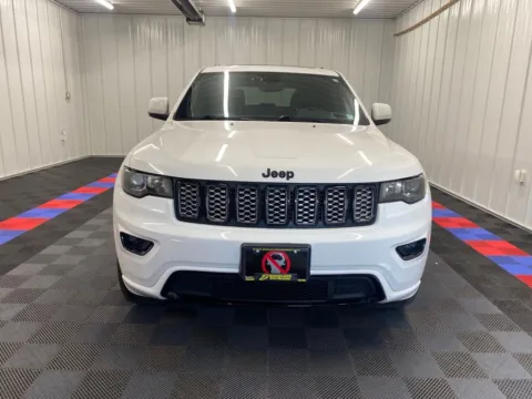 Photos of 2019 Jeep Grand Cherokee Altitude for sale in Bridgeport, NY at Bridgeland Auto Brokers