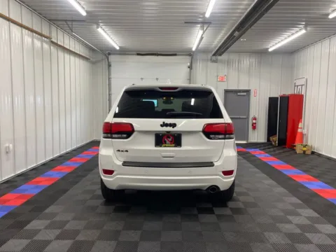More photos of 2019 Jeep Grand Cherokee Altitude at Bridgeland Auto Brokers, NY