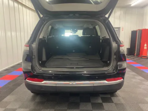 More photos of 2023 Jeep Grand Cherokee 4xe at Bridgeland Auto Brokers, NY