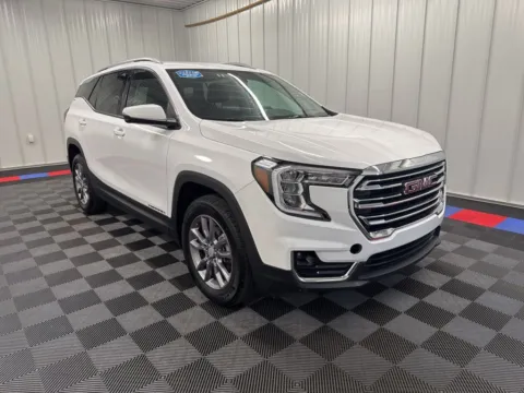 Photos of 2024 GMC Terrain SLT for sale in Bridgeport, NY at Bridgeland Auto Brokers
