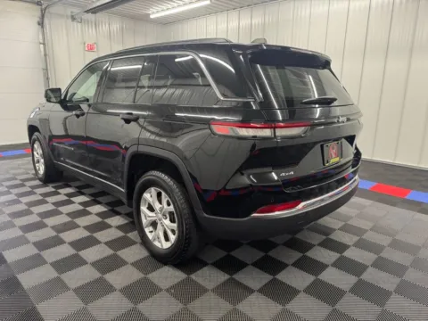 More photos of 2024 Jeep Grand Cherokee Limited at Bridgeland Auto Brokers, NY