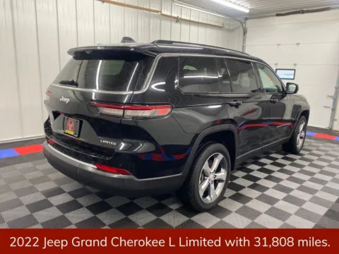 Another view of 2022 Jeep Grand Cherokee L Limited for sale in Bridgeport, NY at Bridgeland Auto Brokers