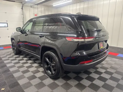 More photos of 2023 Jeep Grand Cherokee Altitude X at Bridgeland Auto Brokers, NY