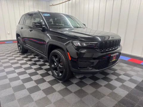 Photos of 2023 Jeep Grand Cherokee Altitude X for sale in Bridgeport, NY at Bridgeland Auto Brokers