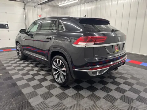 More photos of 2022 Volkswagen Atlas Cross Sport 3.6L V6 SEL Premium R-Line at Bridgeland Auto Brokers, NY