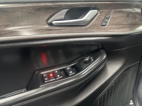 More photos of 2023 Jeep Grand Cherokee Limited at Bridgeland Auto Brokers, NY