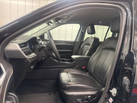 More photos of 2023 Jeep Grand Cherokee Limited at Bridgeland Auto Brokers, NY