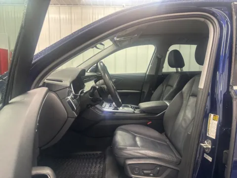 More photos of 2022 Audi Q7 55 Premium at Bridgeland Auto Brokers, NY