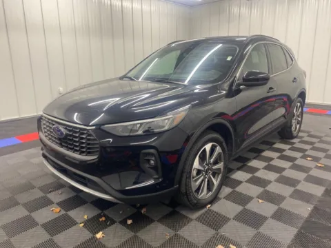 More photos of 2025 Ford Escape Platinum at Bridgeland Auto Brokers, NY
