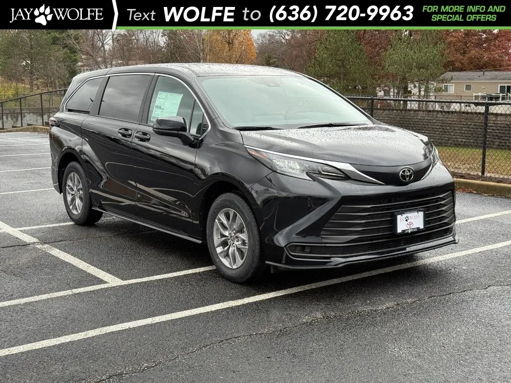 2026 Toyota Sienna LE for sale in Ballwin, MO